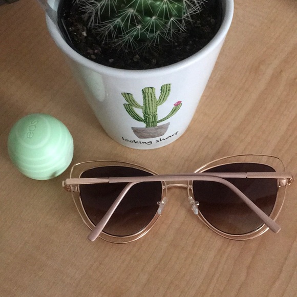 Rose Gold Sunglasses! - Picture 2 of 2